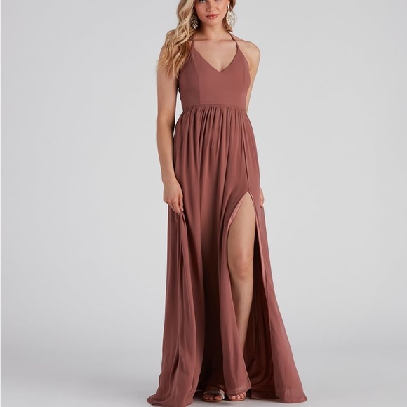 Windsor Dresses & Skirts - Windsor Shailene Lace Back Chiffon Formal Dress mauve